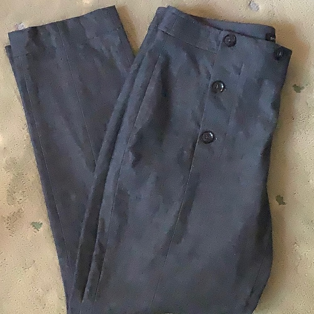 Banana Republic “Sloan” capris SZ6